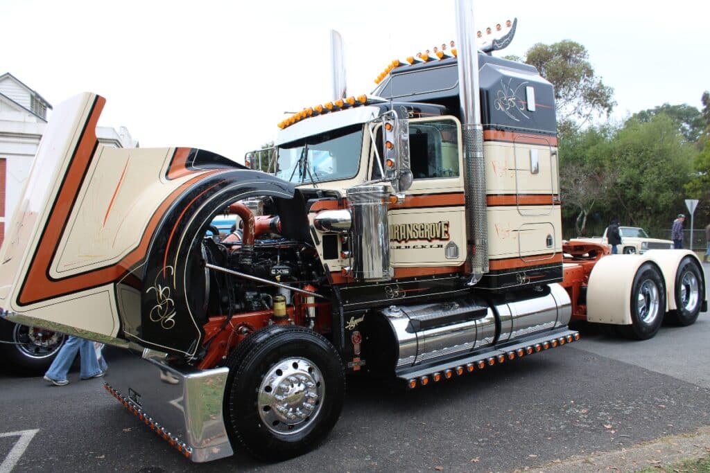 Ford T900 Kenworth T900 brings family together for the first time in two years
